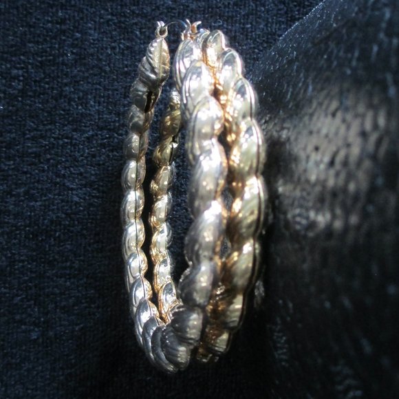 BUNDLE OF GLAM TWIST HOOP EARRINGS - Picture 11 of 14